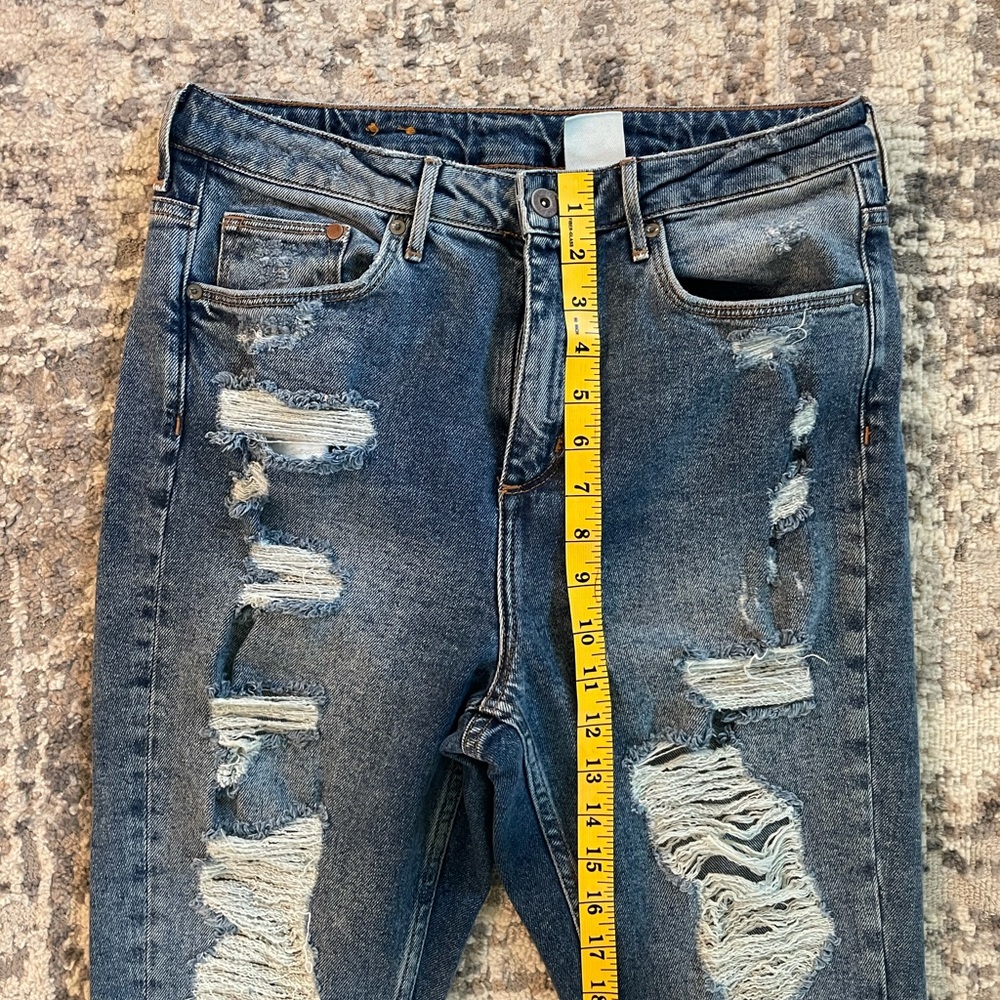 Distressed High Rise Skinny Jeans - Picture 3 of 9
